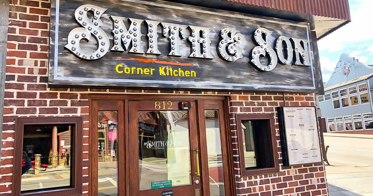 smithandsoncornerkitchen.com